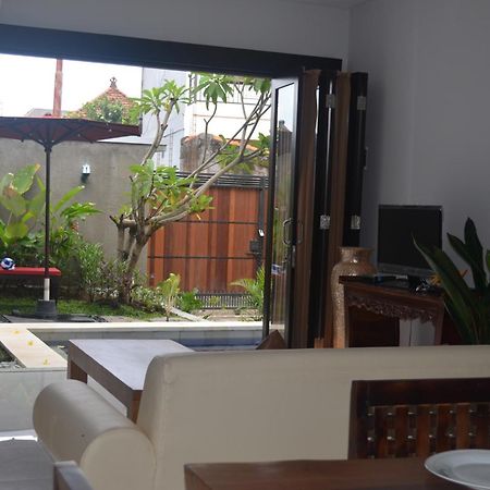 Nyoman Villa Sanur Phòng bức ảnh